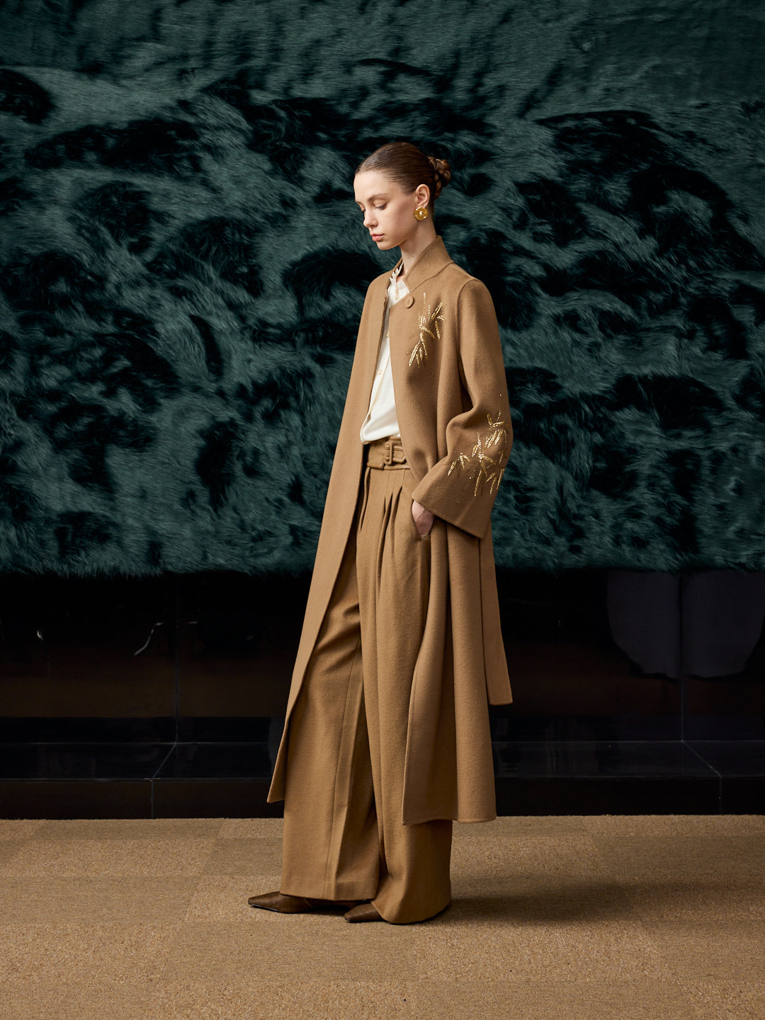 Bamboo embroidery cashmere over coat