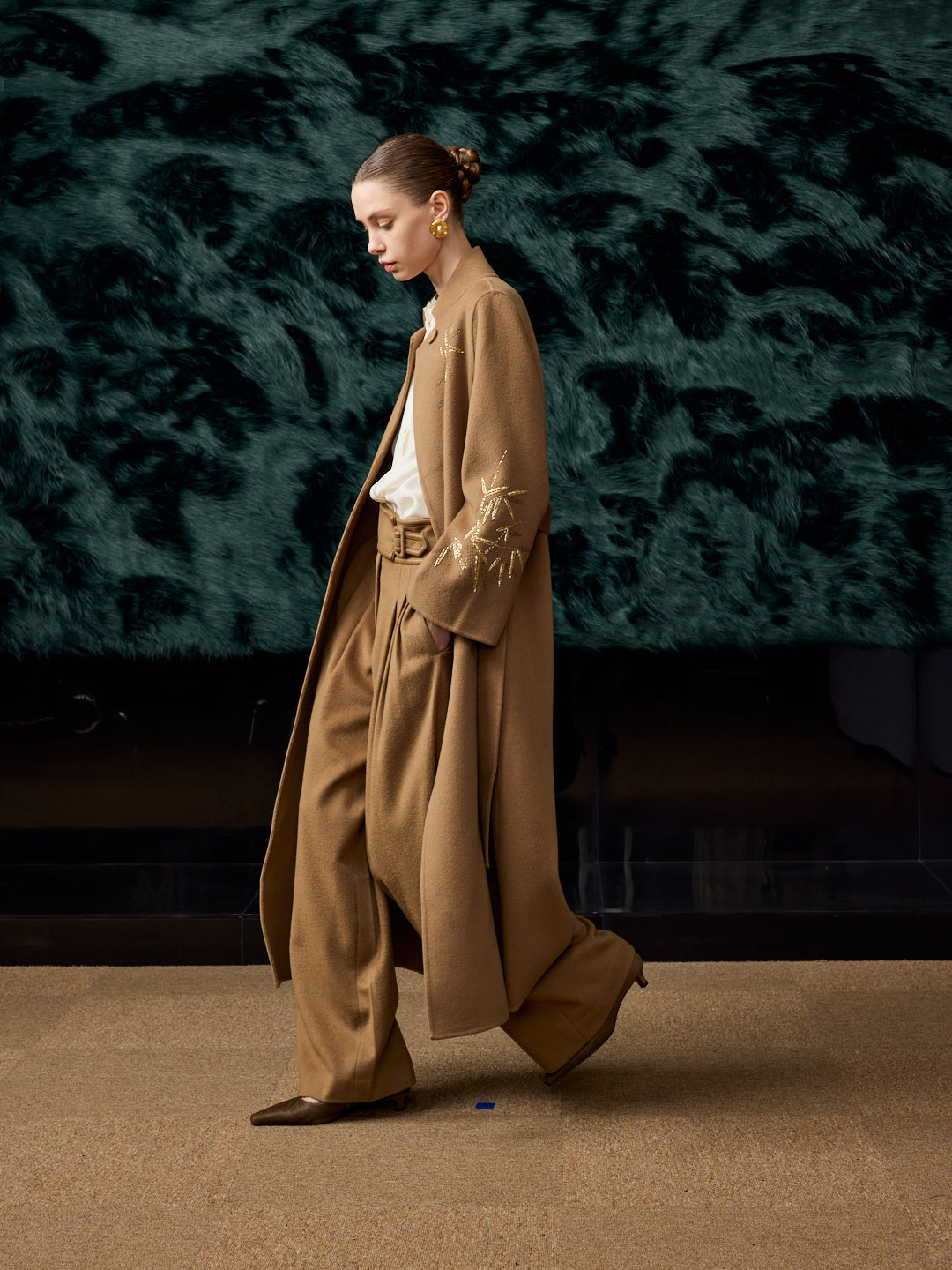 Bamboo embroidery cashmere over coat