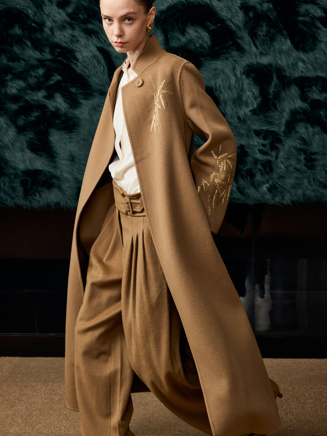 Bamboo embroidery cashmere over coat