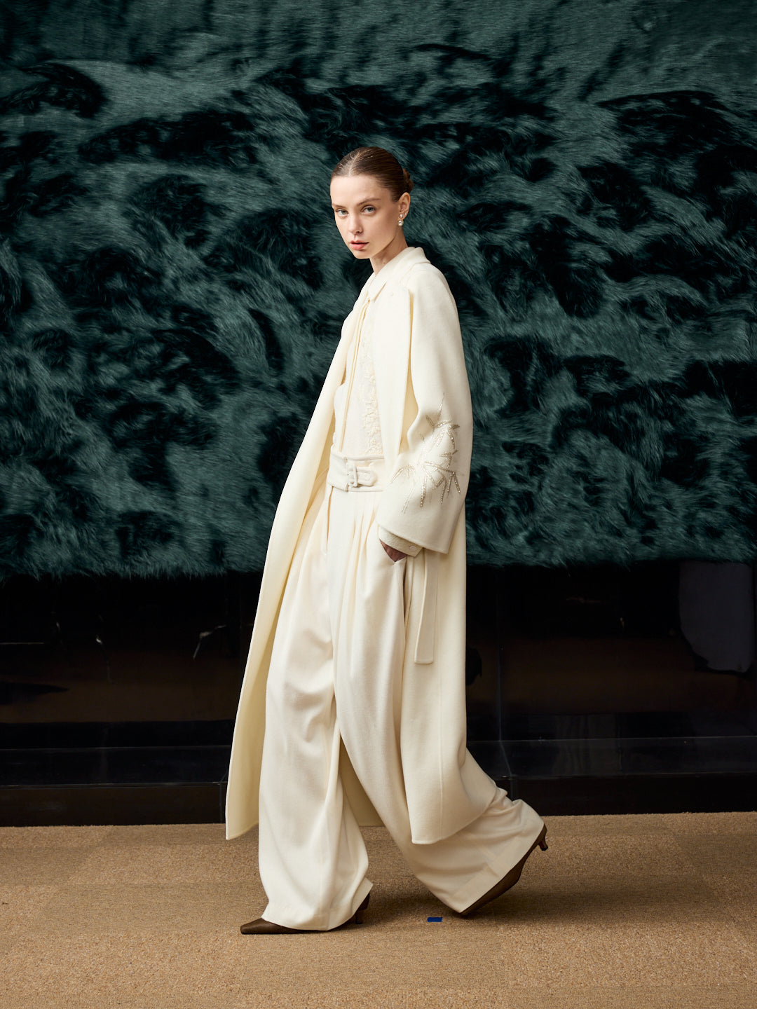Bamboo embroidery cashmere over coat