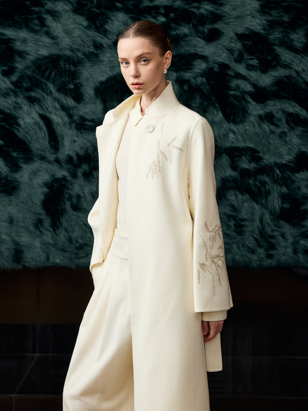 Bamboo embroidery cashmere over coat
