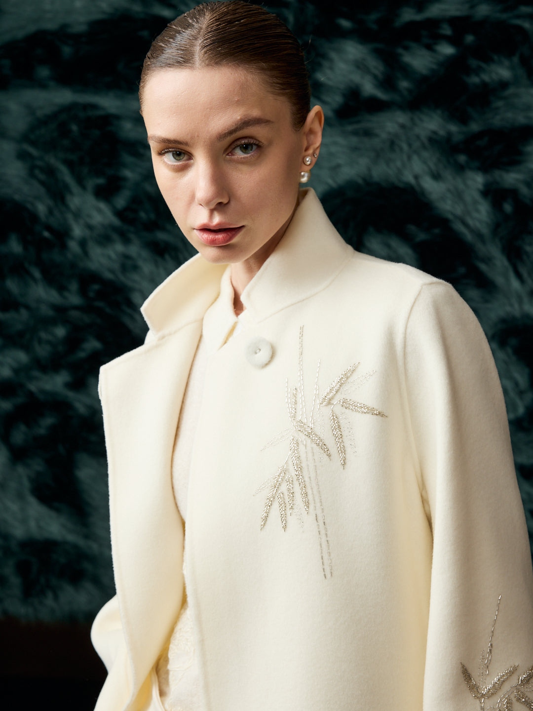 Bamboo embroidery cashmere over coat