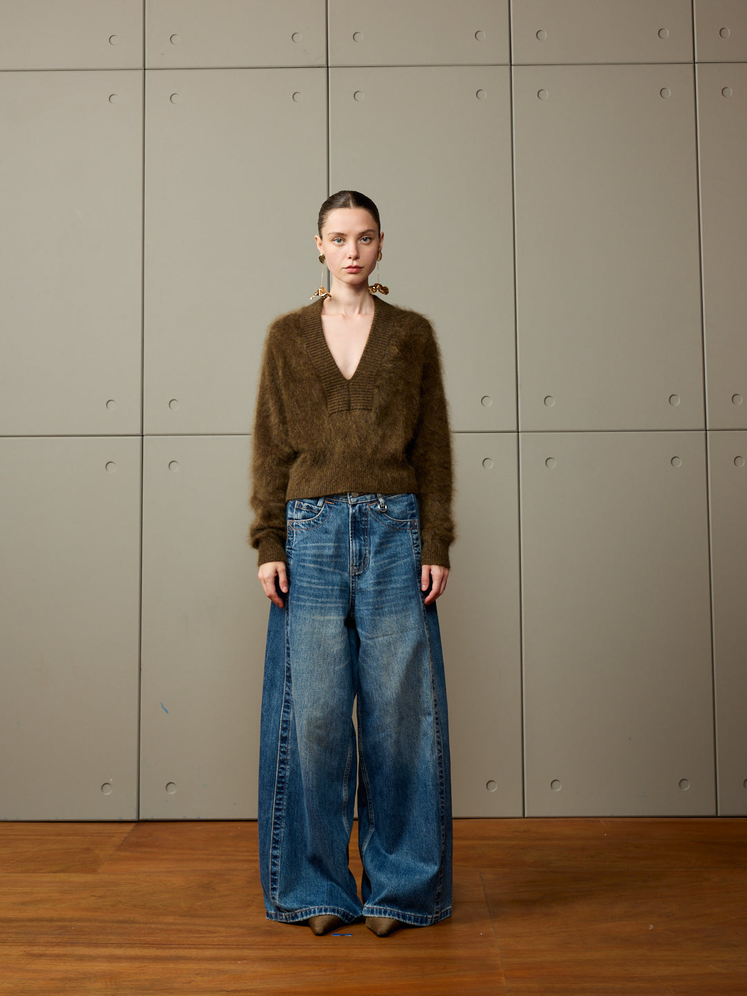 Olive Cashmere V-Neck Jumper