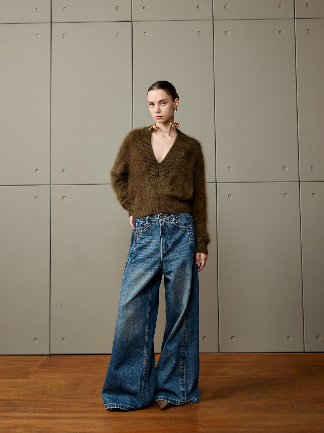 Olive Cashmere V-Neck Jumper