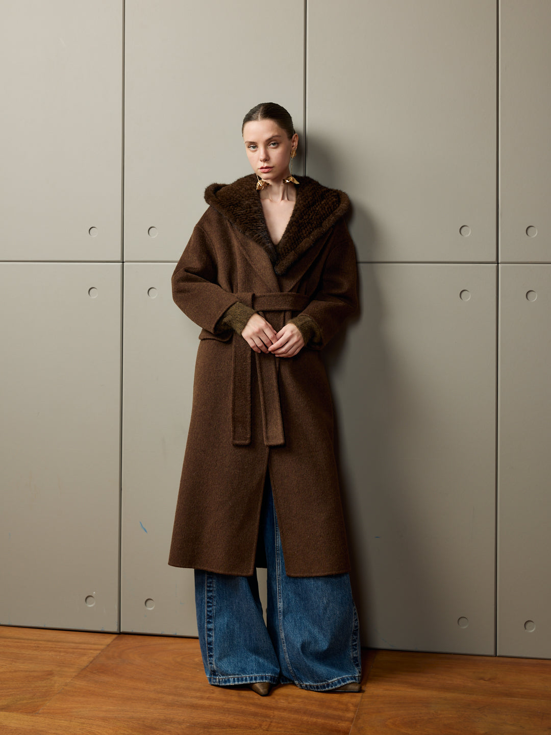 Cashmere coat with detachable mink-knit hood