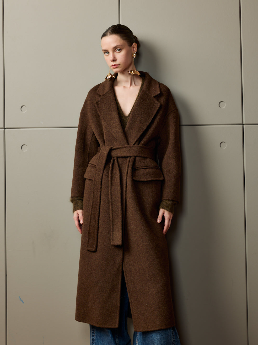 Cashmere coat with detachable mink-knit hood