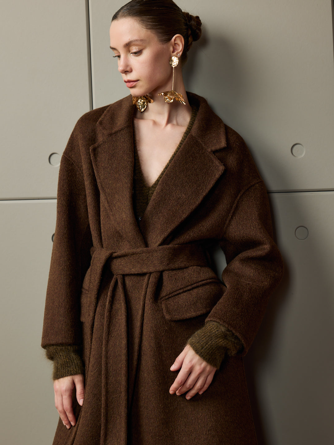 Cashmere coat with detachable mink-knit hood