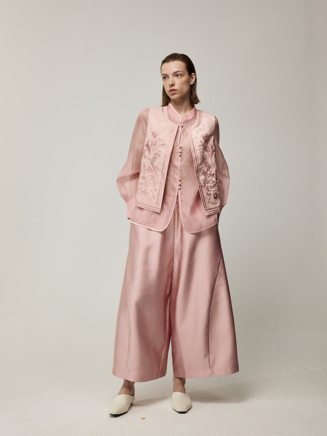 Open-Front Botanical Embroidered Set( Waistcoat+Blouse+Trousers)