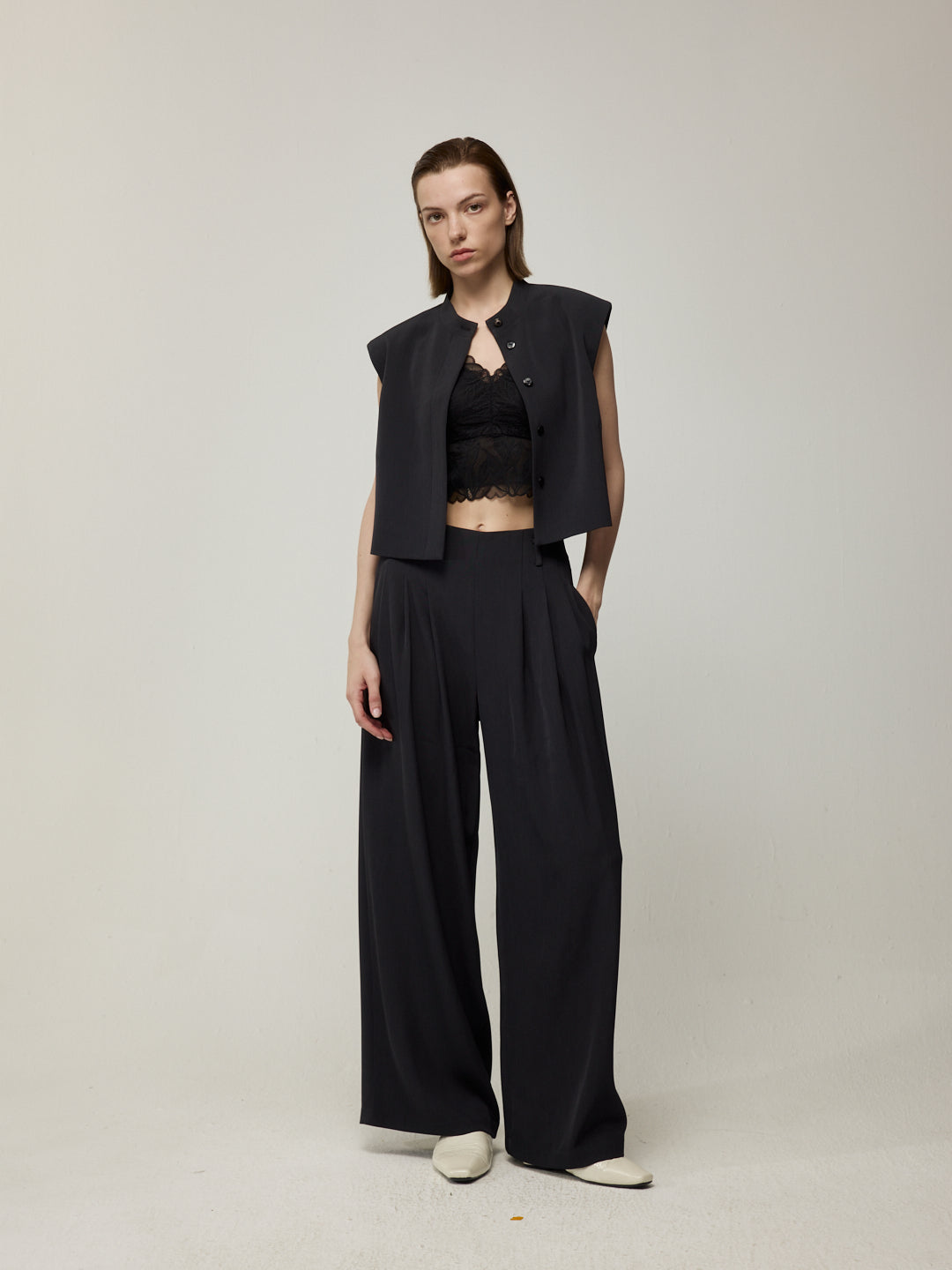 Stand Collar Sleeveless Cropped Vest and Double pleat Wide-Leg Trousers