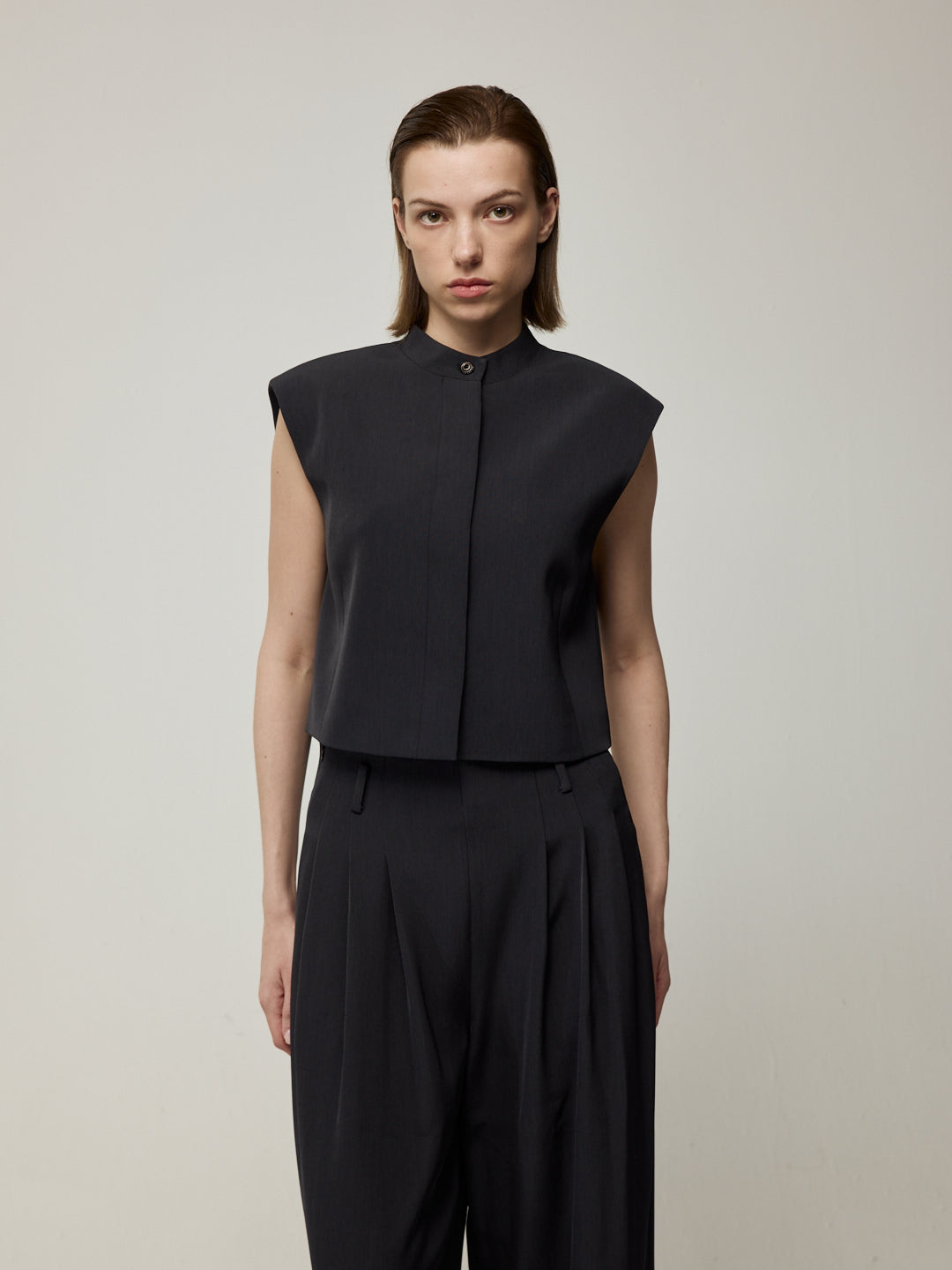 Stand Collar Sleeveless Cropped Vest and Double pleat Wide-Leg Trousers