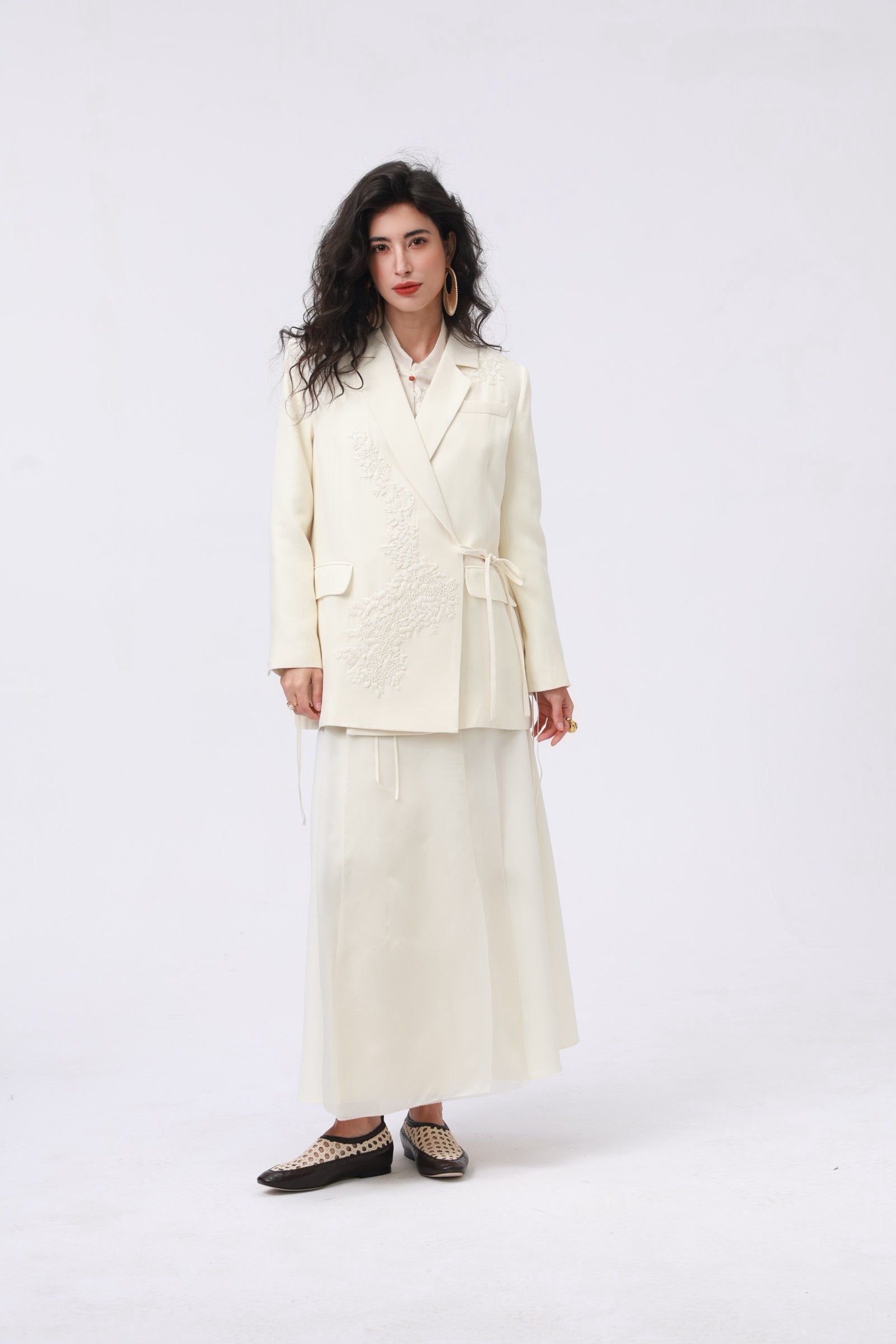 Elegant Silk-Trimmed Wool-Silk Blend Midi Skirt